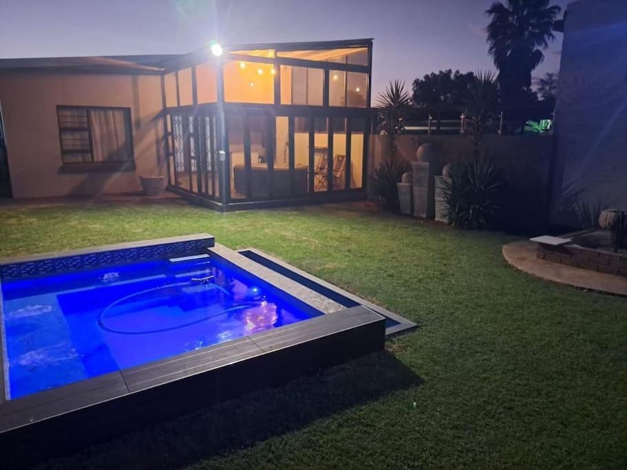 Entire 2 Bedroom House With Jacuzzi And Pool! Meyerton Eksteriør billede